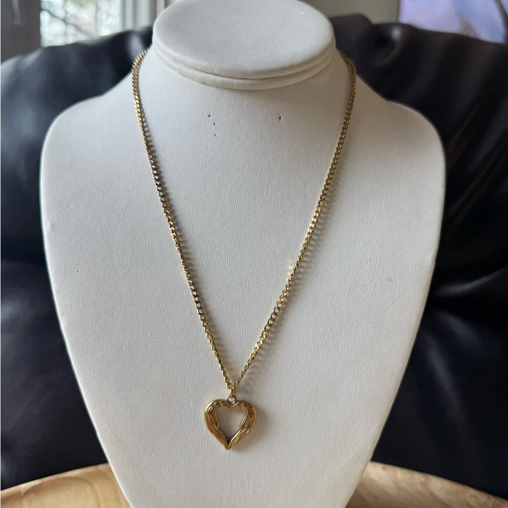 Gold Heart Pendant Necklace - Picture 6 of 6